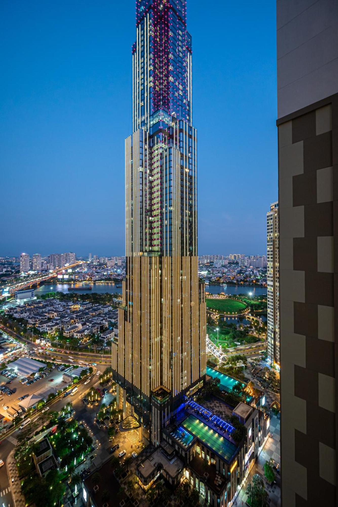 Luxury Apartment At Vinhomes Central Park Хошимин Екстериор снимка