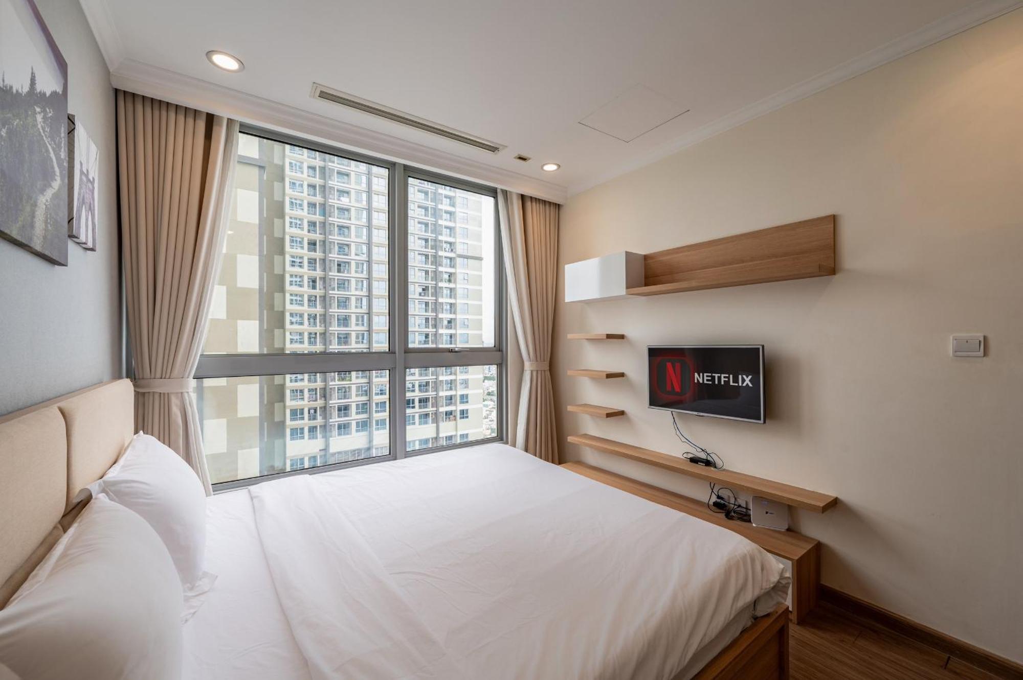 Luxury Apartment At Vinhomes Central Park Хошимин Екстериор снимка