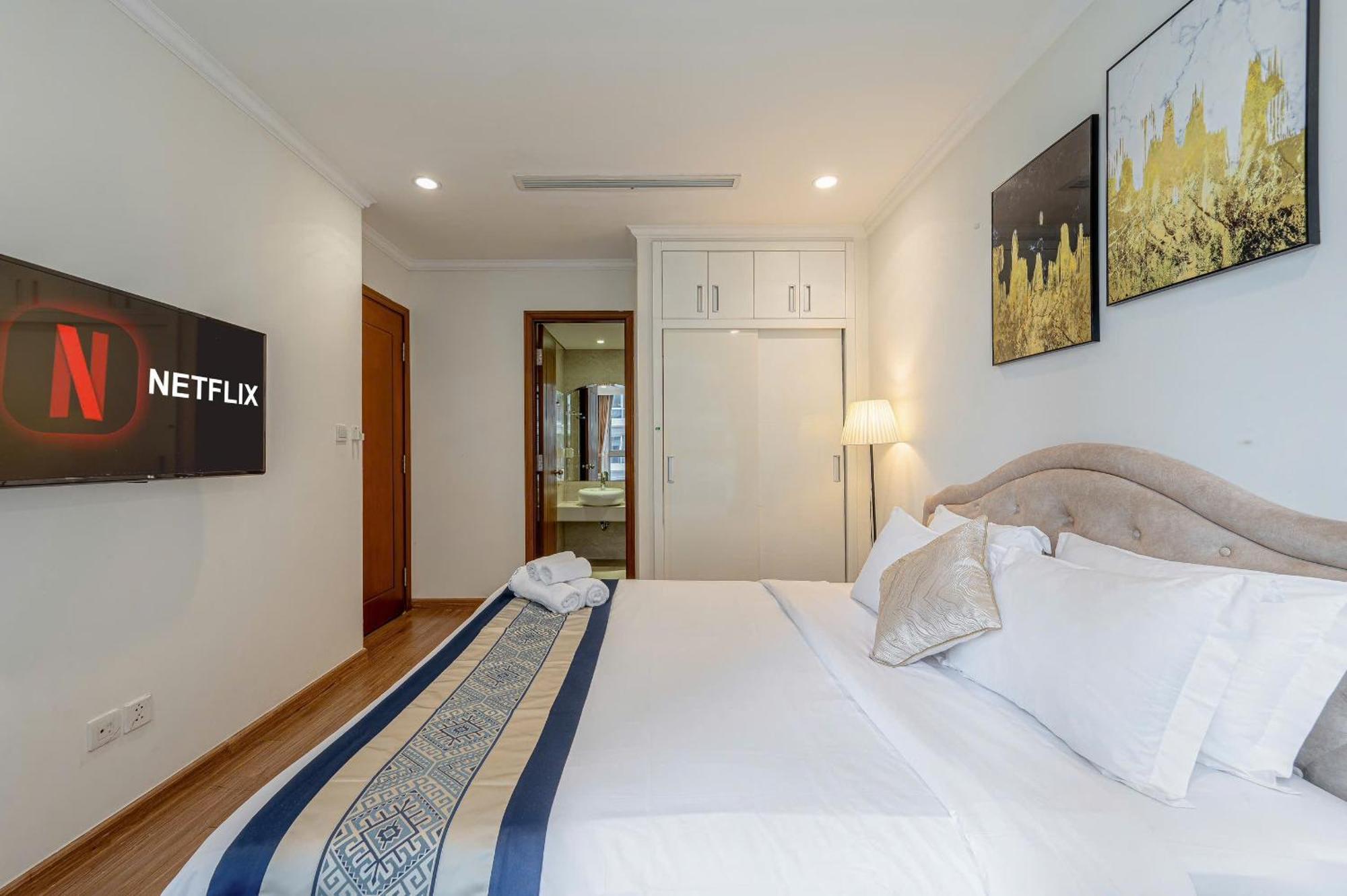 Luxury Apartment At Vinhomes Central Park Хошимин Екстериор снимка