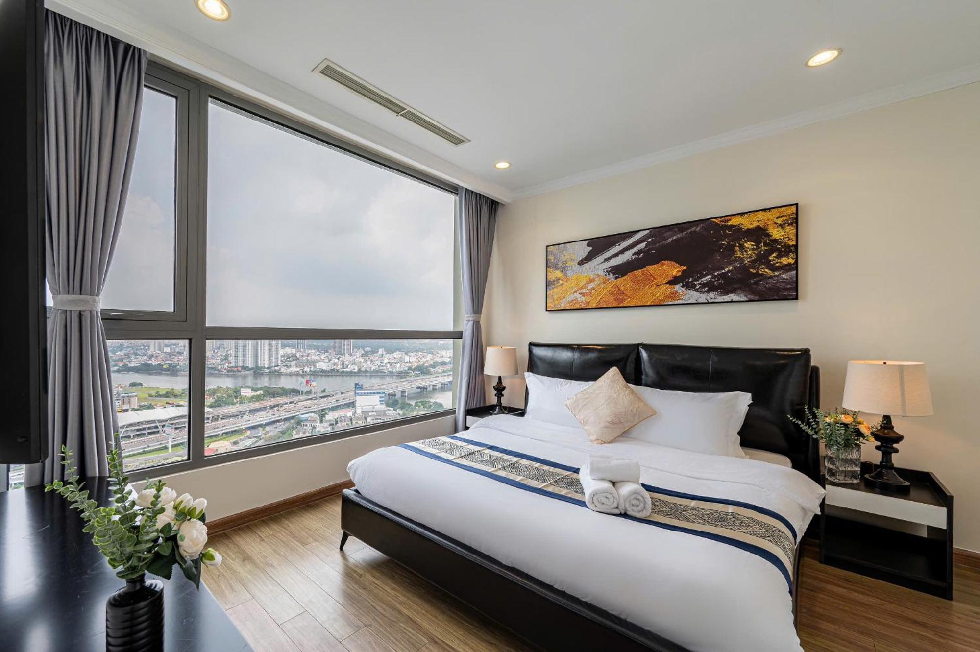 Luxury Apartment At Vinhomes Central Park Хошимин Екстериор снимка