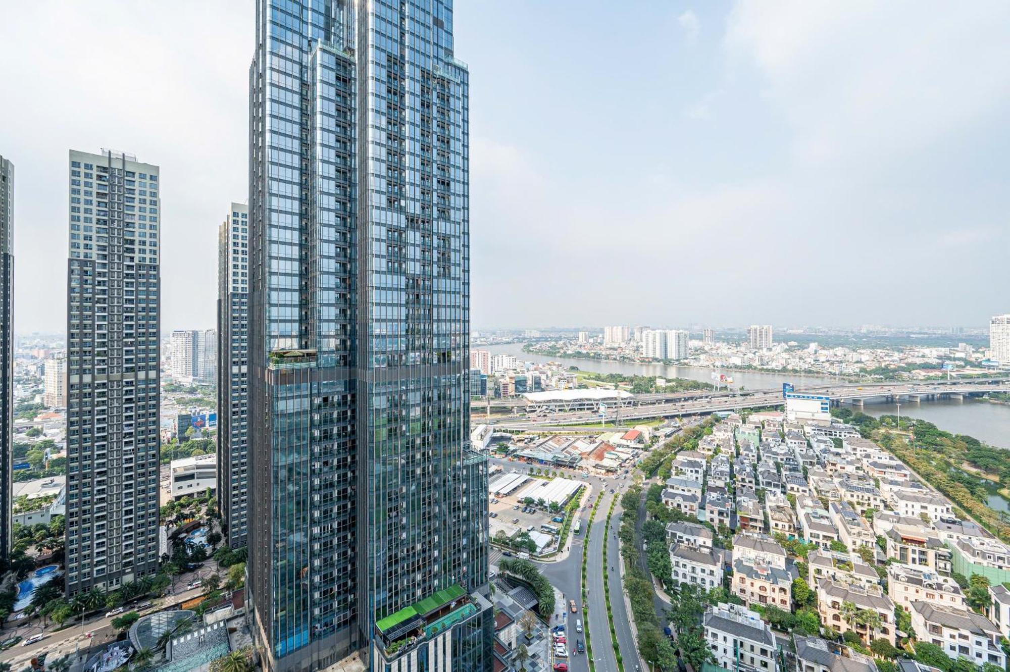 Luxury Apartment At Vinhomes Central Park Хошимин Екстериор снимка