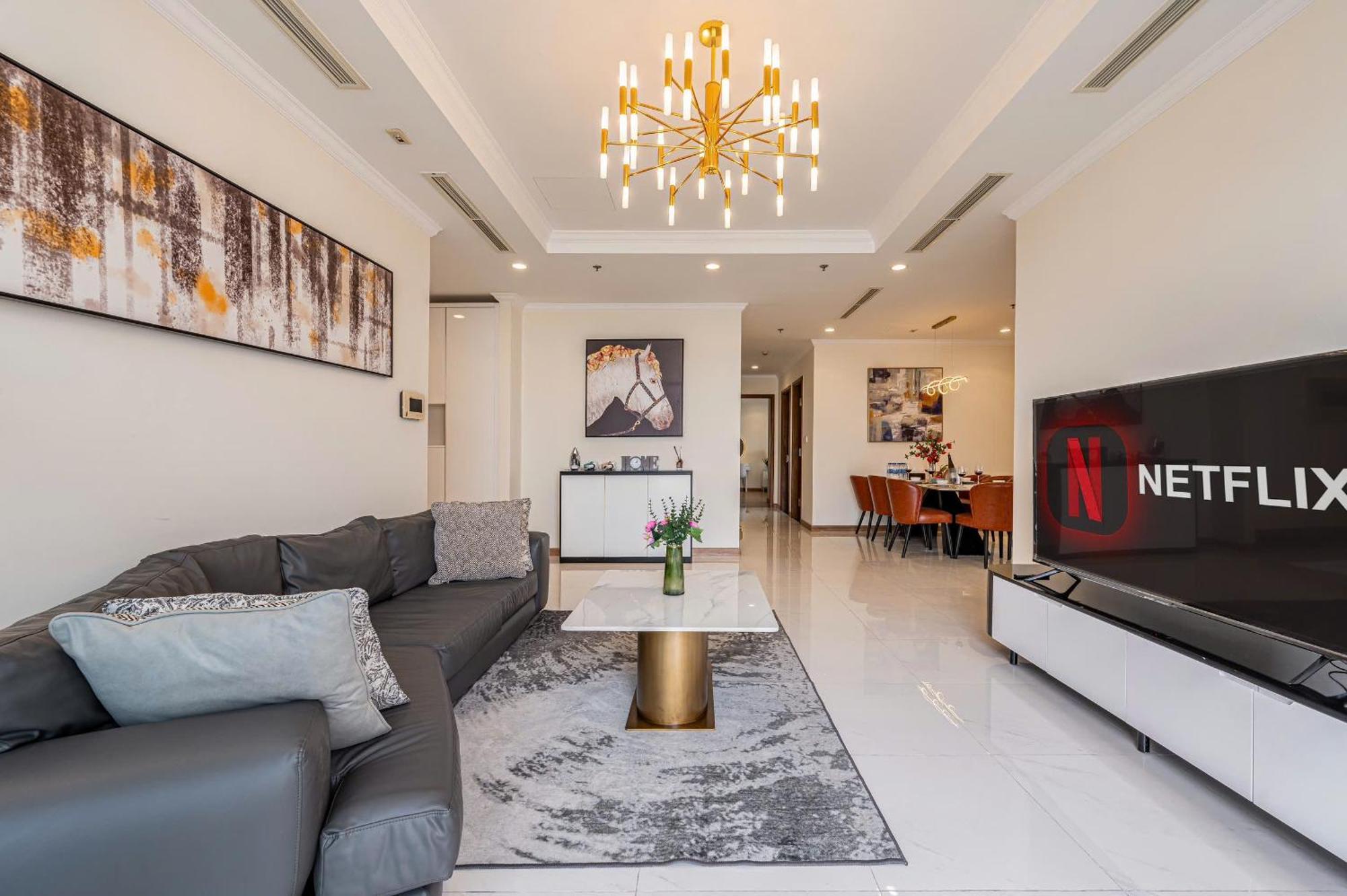 Luxury Apartment At Vinhomes Central Park Хошимин Екстериор снимка